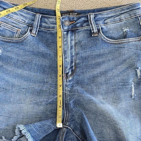 Judy Blue High Rise High Rise Cut Off Frayed Hem Denim Jean Shorts - Size Large - Picture 14 of 14